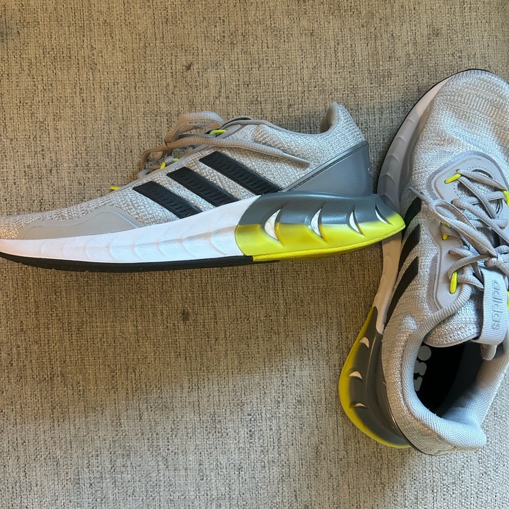 Adidas Men's Gray Questar 3 Running Shoes